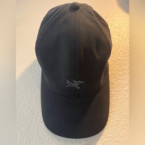 Arc’teryx small bird cap